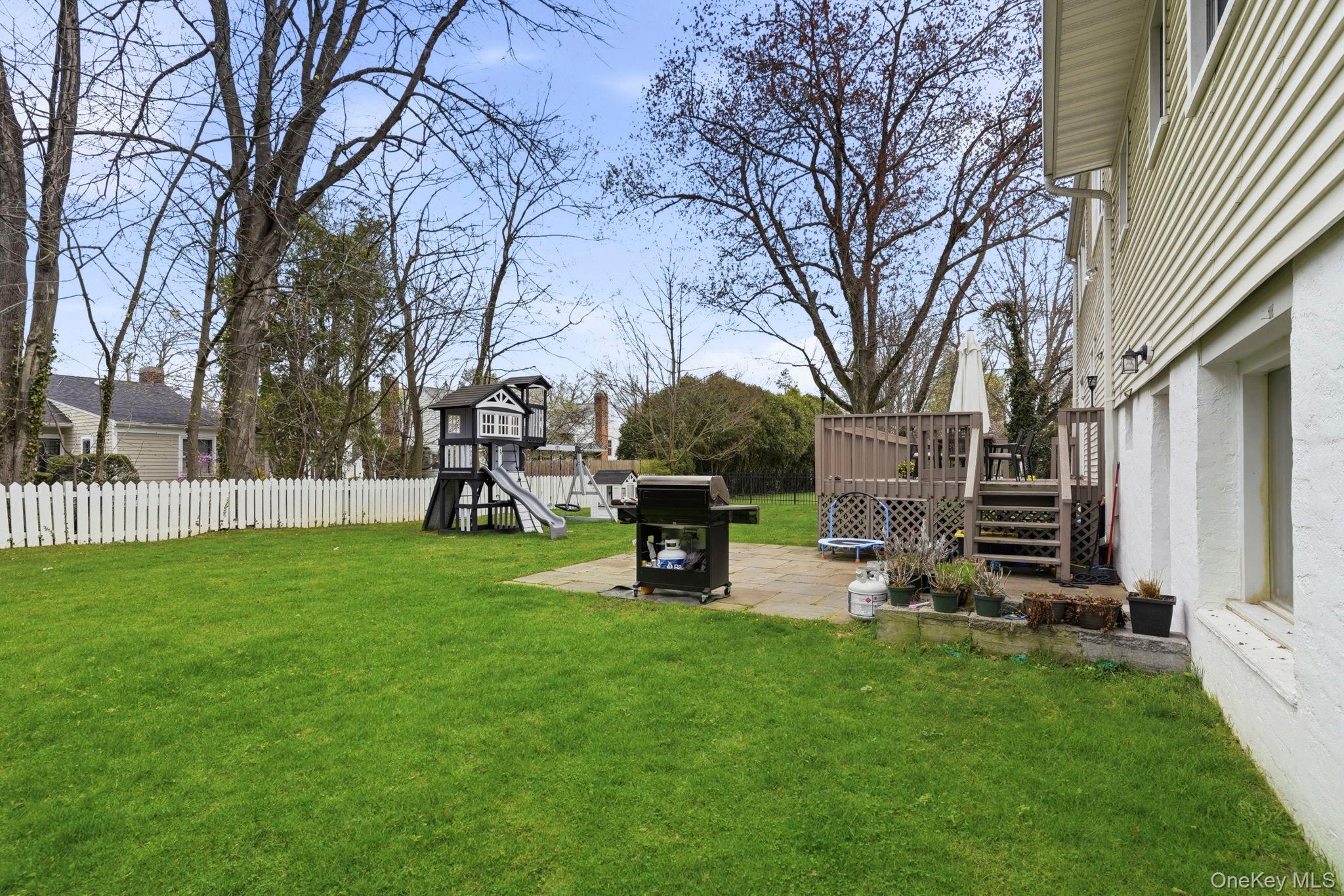 221 Mamaroneck Road Scarsdale, NY 10583 - Photo 36 of 36