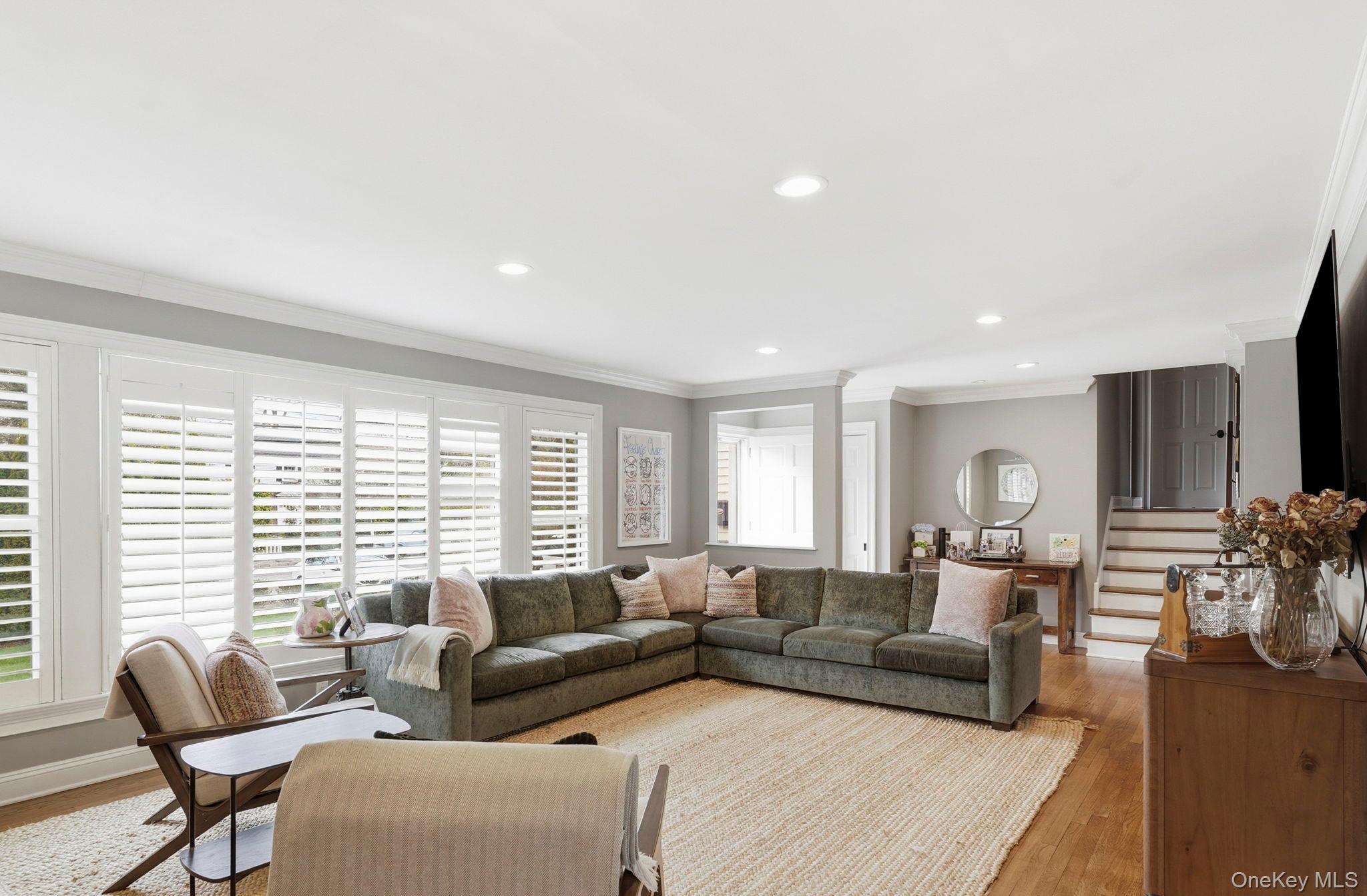 221 Mamaroneck Road Scarsdale, NY 10583 - Photo 6 of 36