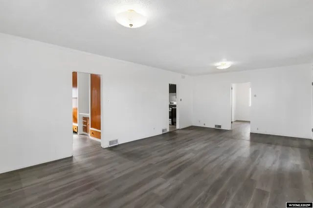 $239,900 | 1625 West Main Street, Evanston, WY 82930