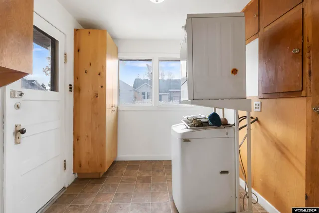 $239,900 | 1625 West Main Street, Evanston, WY 82930