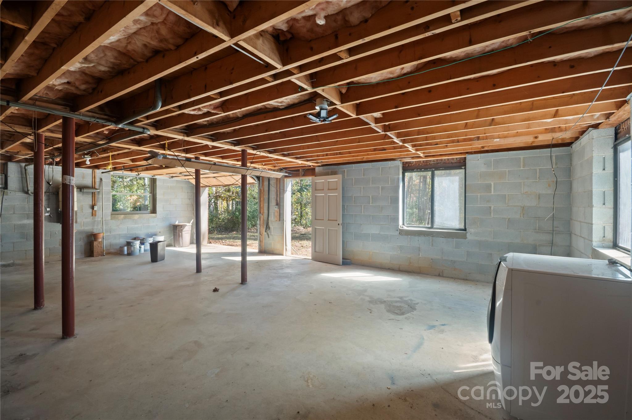 90 Joe Jenkins Road Fairview, NC 28730 - Photo 34 of 46 a room with natural light