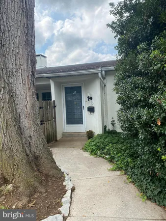 $1,695 | 192 East Chelsea Circle, Newtown Square, PA 19073