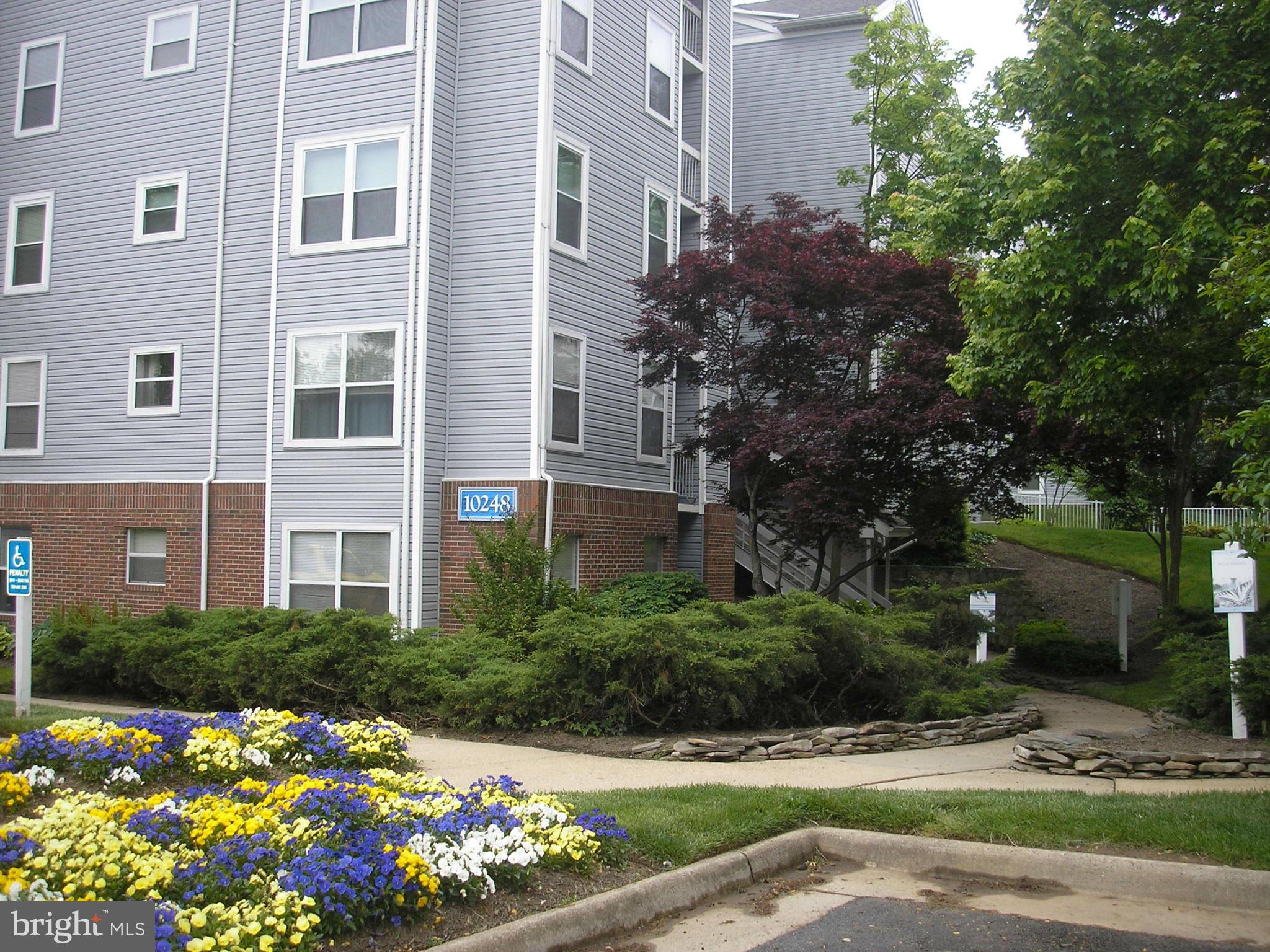 3175 Summit Square Drive, Unit 5E8 Oakton, VA 22124 - Photo 1 of 27 Exterior (Front)