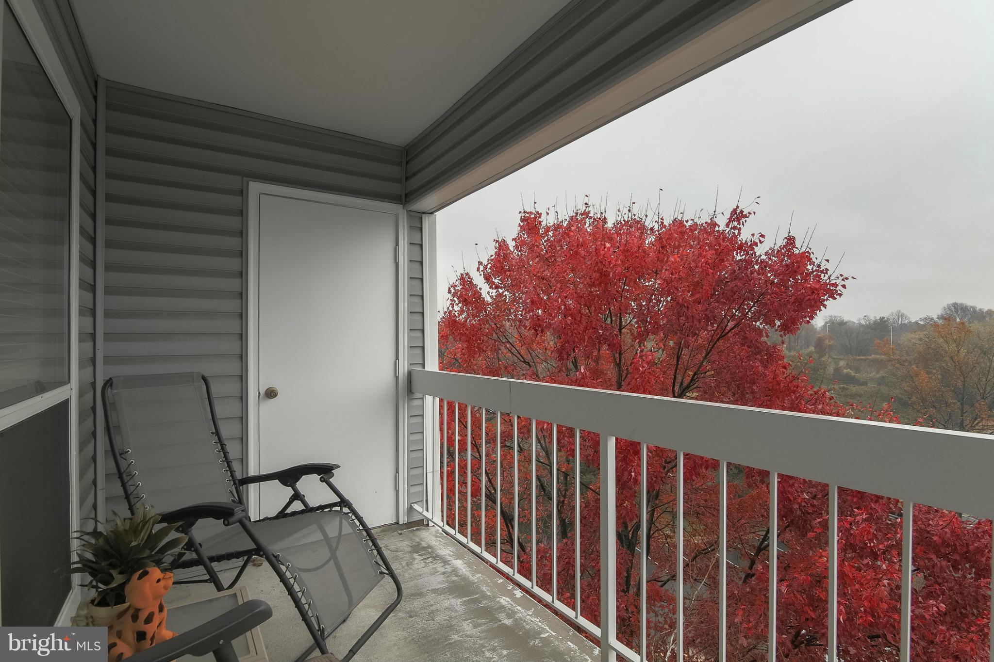 3175 Summit Square Drive, Unit 5E8 Oakton, VA 22124 - Photo 23 of 27 Balcony