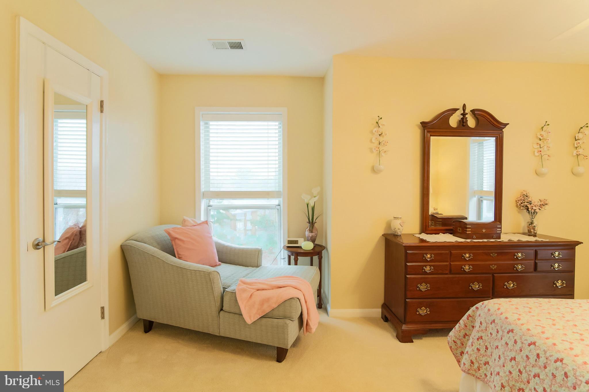 3175 Summit Square Drive, Unit 5E8 Oakton, VA 22124 - Photo 9 of 27 Bedroom (Master)