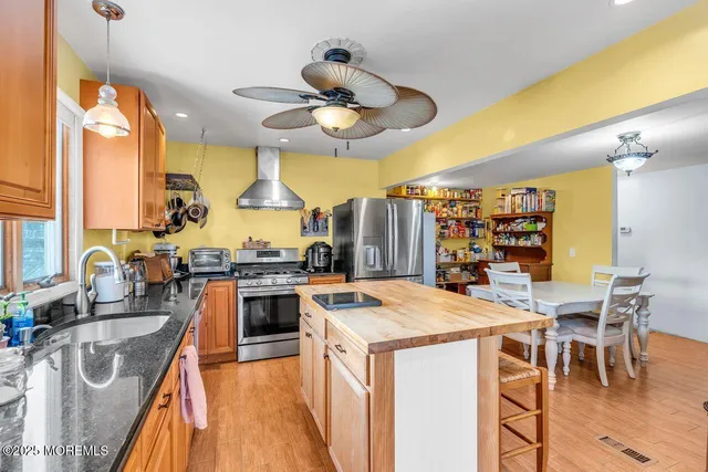 $495,000 | 615 Monmouth Avenue, Port Monmouth, NJ 07758