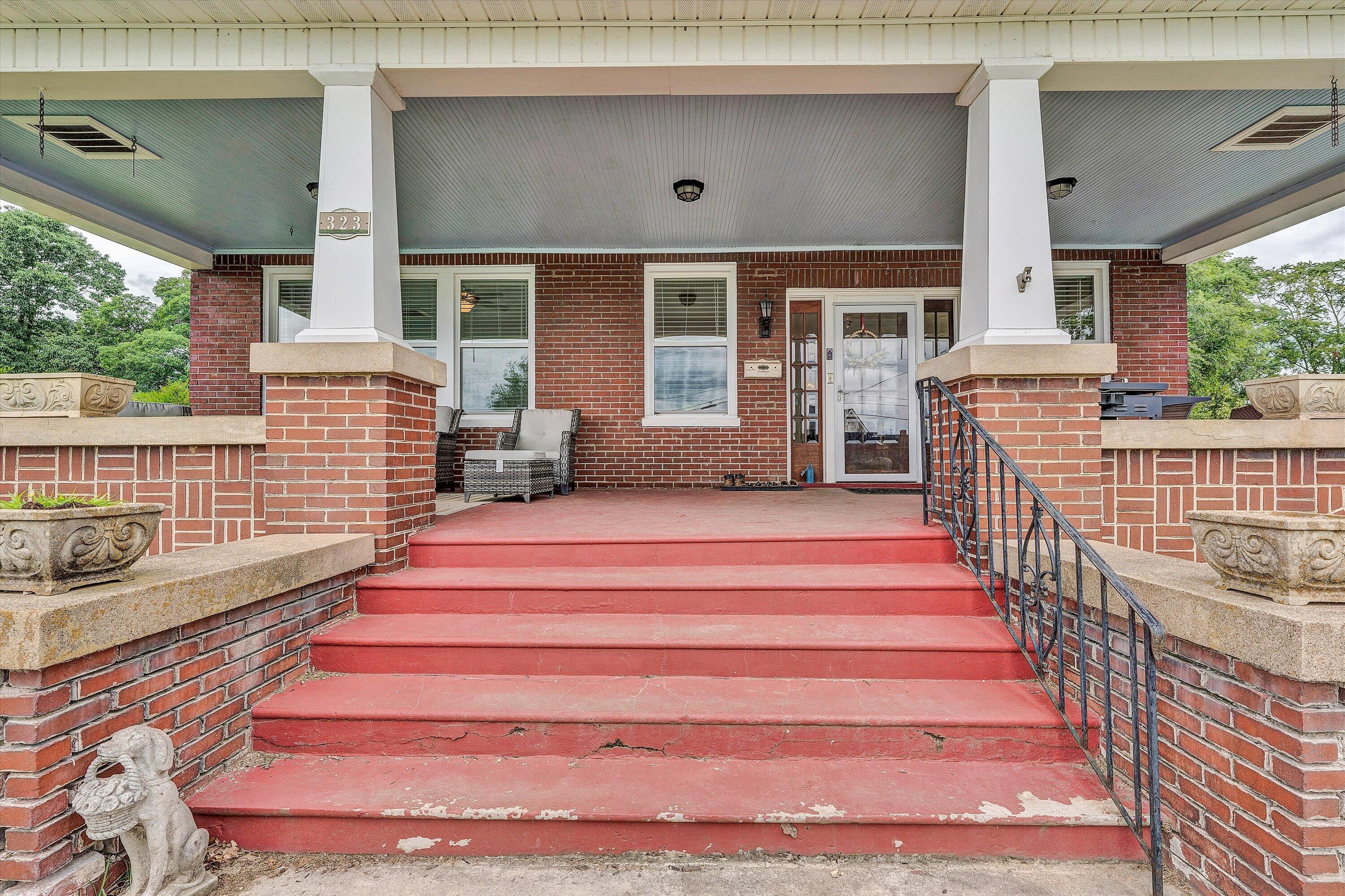 323 North Maple Street Vinton, VA 24179 - Photo 5 of 43 05-DSC06640