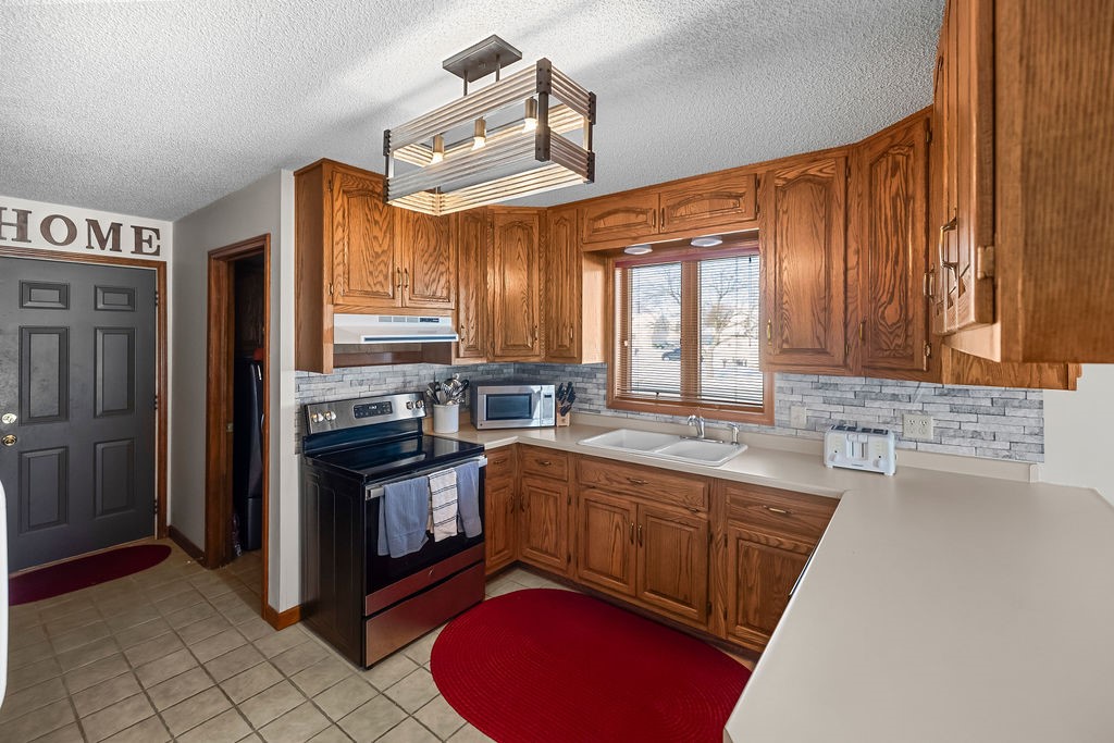 4688 Mission Drive Decatur, IL 62526 - Photo 12 of 33