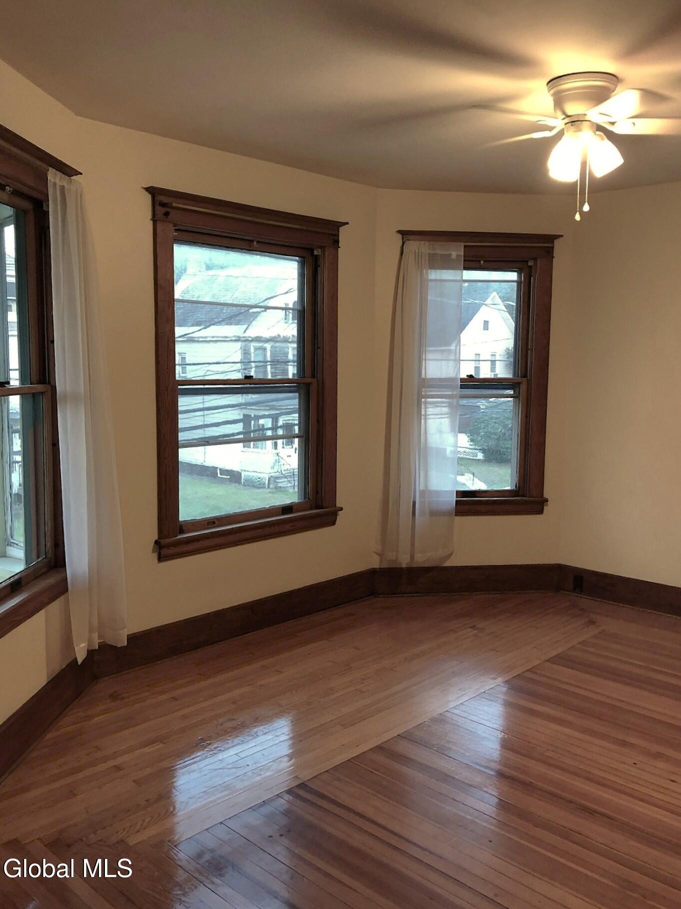 31 Vley Road Scotia, NY 12302 - Photo 33 of 38 Second flr DR