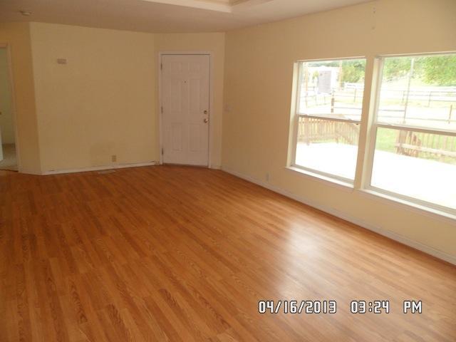 37239 Mistletoe Road Squaw Valley, CA 93675 - Photo 4 of 10 Gallery Image 4