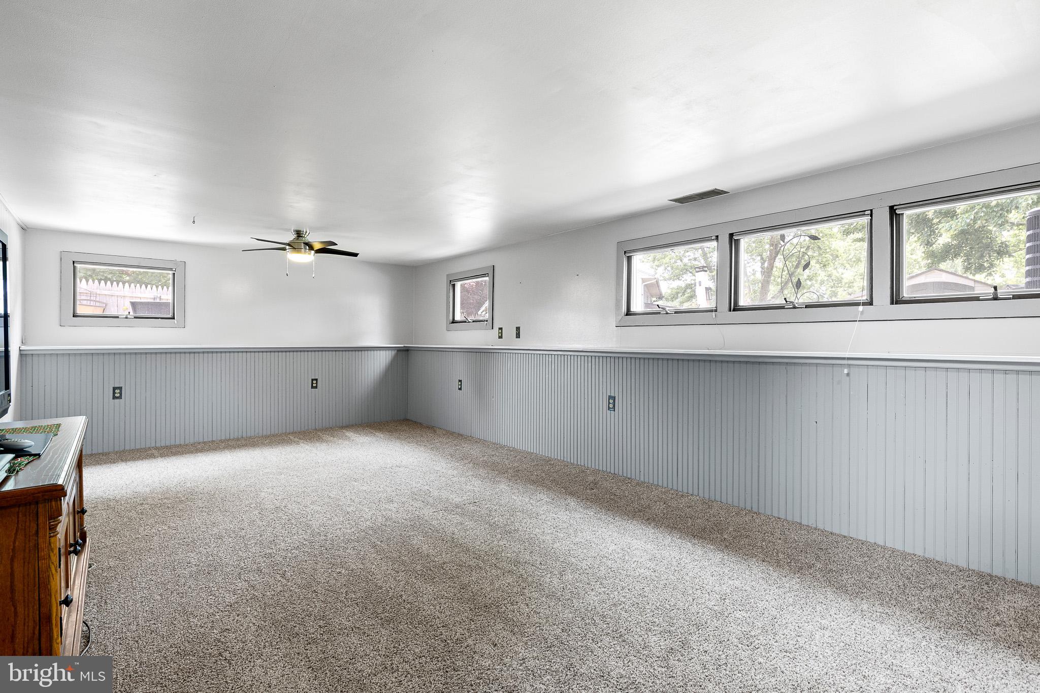 12 Carole Road Newark, DE 19713 - Photo 11 of 19 Spacious family room