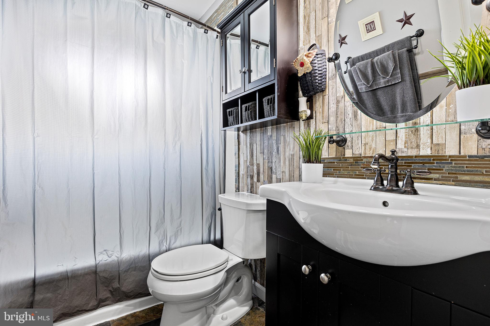 12 Carole Road Newark, DE 19713 - Photo 19 of 19 Full bathroom