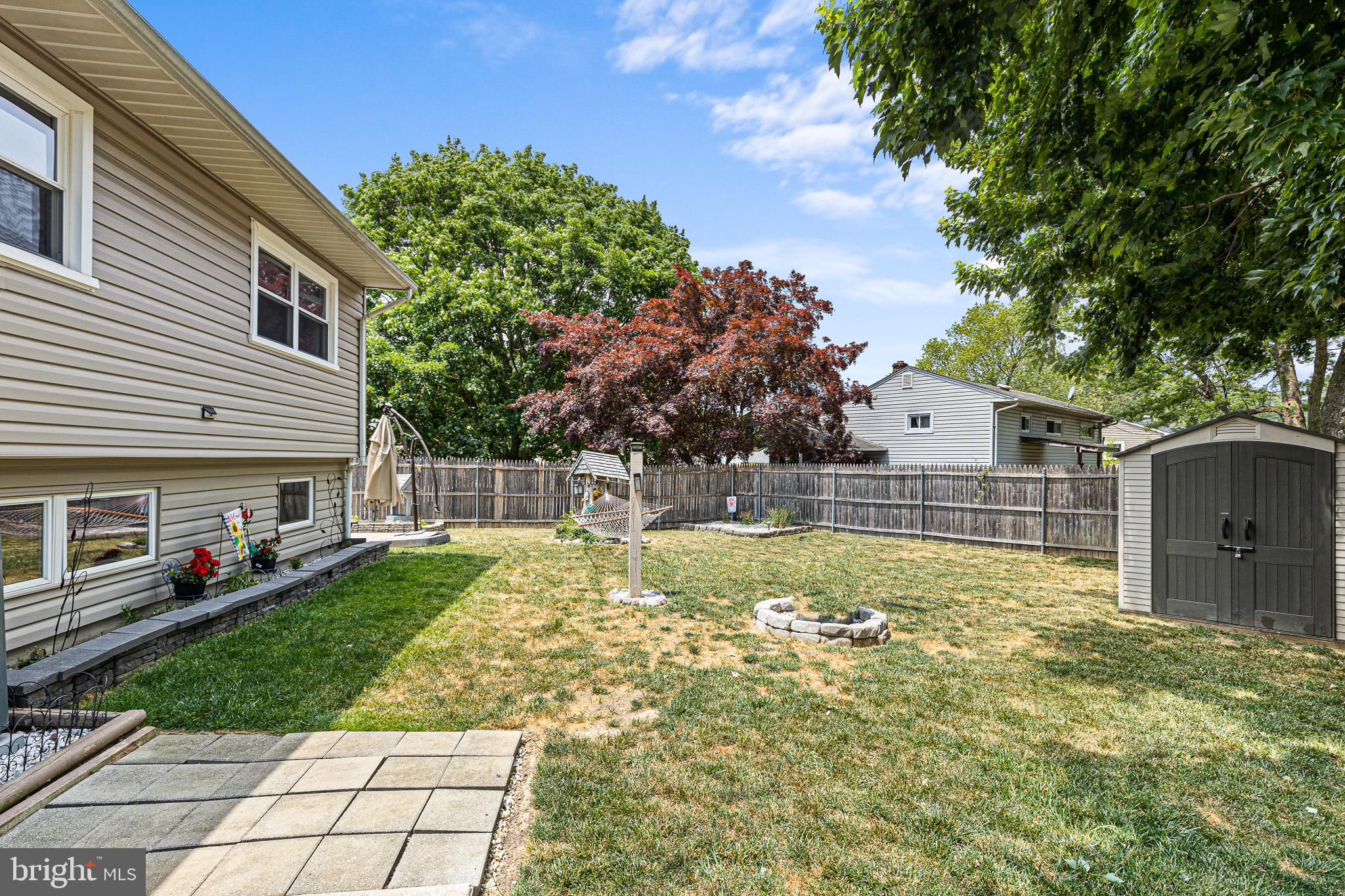 12 Carole Road Newark, DE 19713 - Photo 3 of 19 Fenced rear yard