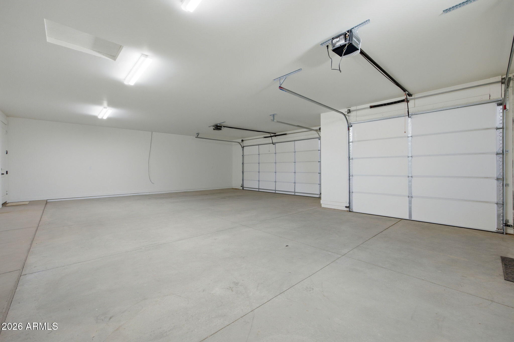 1852 West 7th S Street Snowflake, AZ 85937 - Photo 26 of 37 a view of a garage