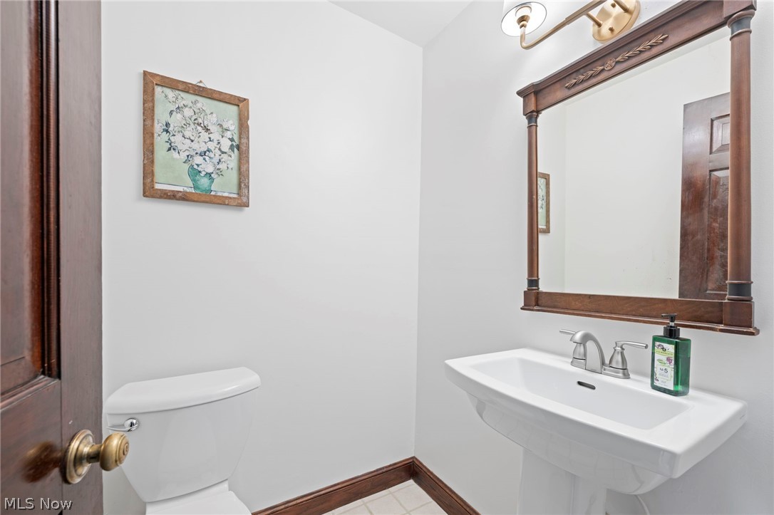 10889 Wilson Mills Road Chardon, OH 44024 - Photo 39 of 50 Updated Powder Room