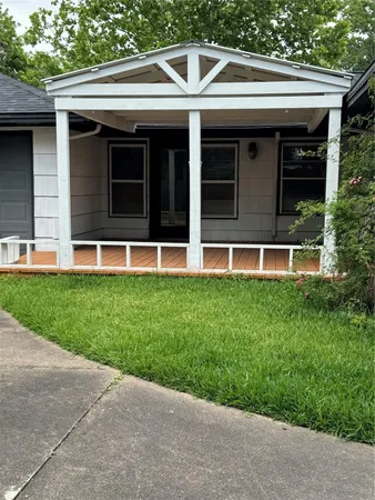 $2,200 | 4833 Hazelton Street, Houston, TX 77035