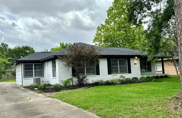 $2,200 | 4833 Hazelton Street, Houston, TX 77035