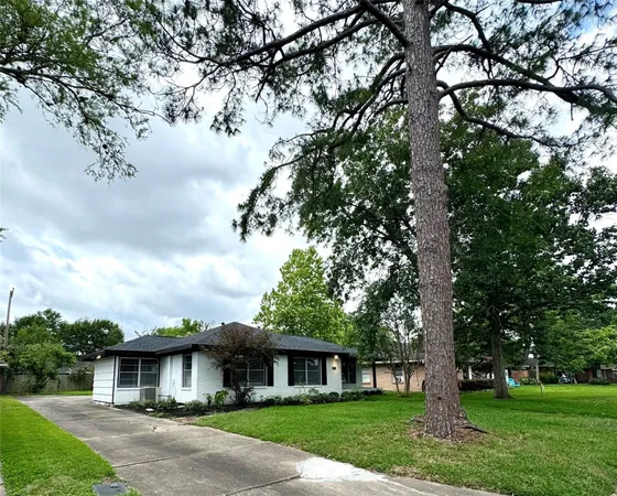 $2,200 | 4833 Hazelton Street, Houston, TX 77035