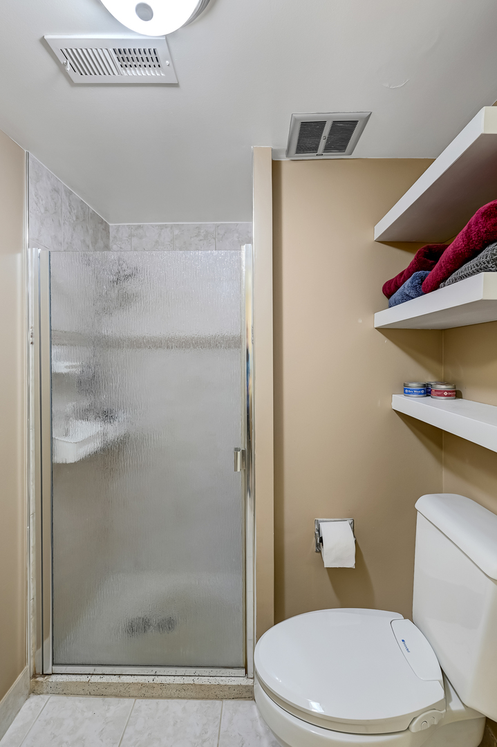 1640 Royal Oak Road, Unit 4 Darien, IL 60561 - Photo 14 of 20 Gallery Image 14