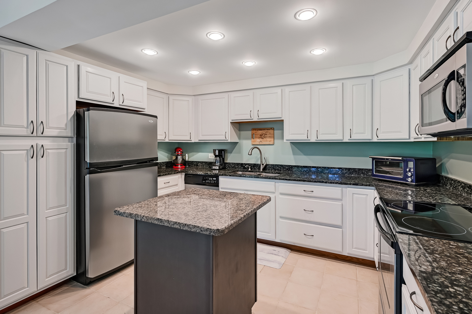 1640 Royal Oak Road, Unit 4 Darien, IL 60561 - Photo 8 of 20 Gallery Image 8