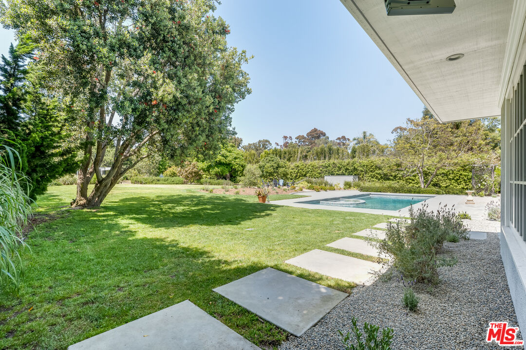 28925 Cliffside Drive Malibu, CA 90265 - Photo 40 of 62