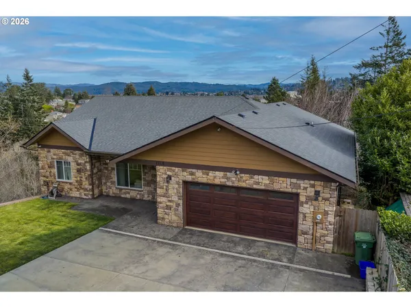 $675,000 | 1118 South 11th Street, Coos Bay, OR 97420
