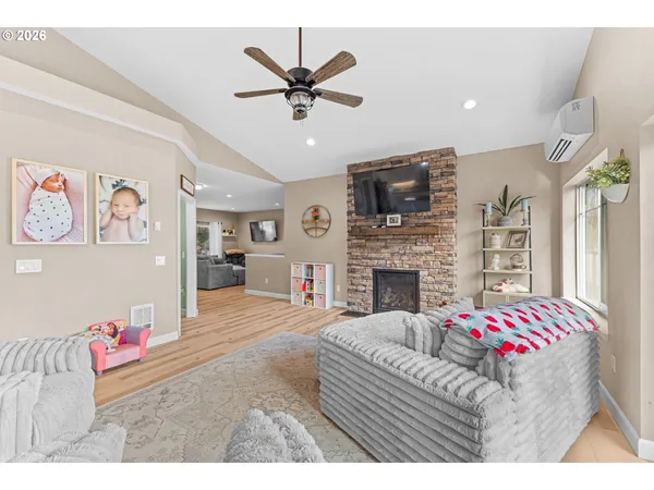 $675,000 | 1118 South 11th Street, Coos Bay, OR 97420