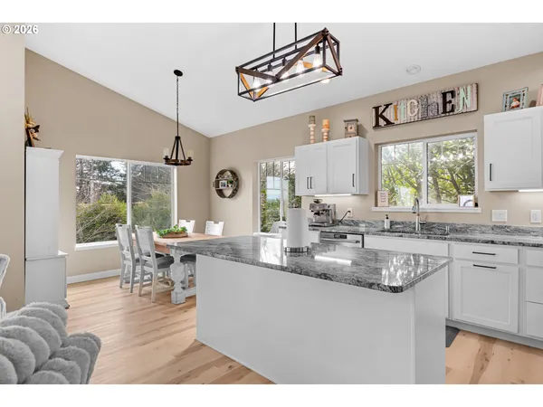 $675,000 | 1118 South 11th Street, Coos Bay, OR 97420