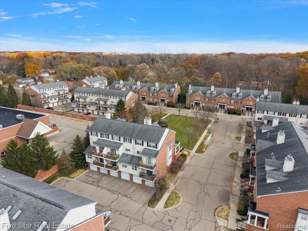 16924 Farmington Road, Unit 93 Livonia, MI 48154 - Photo 22 of 60 Gallery Image 22