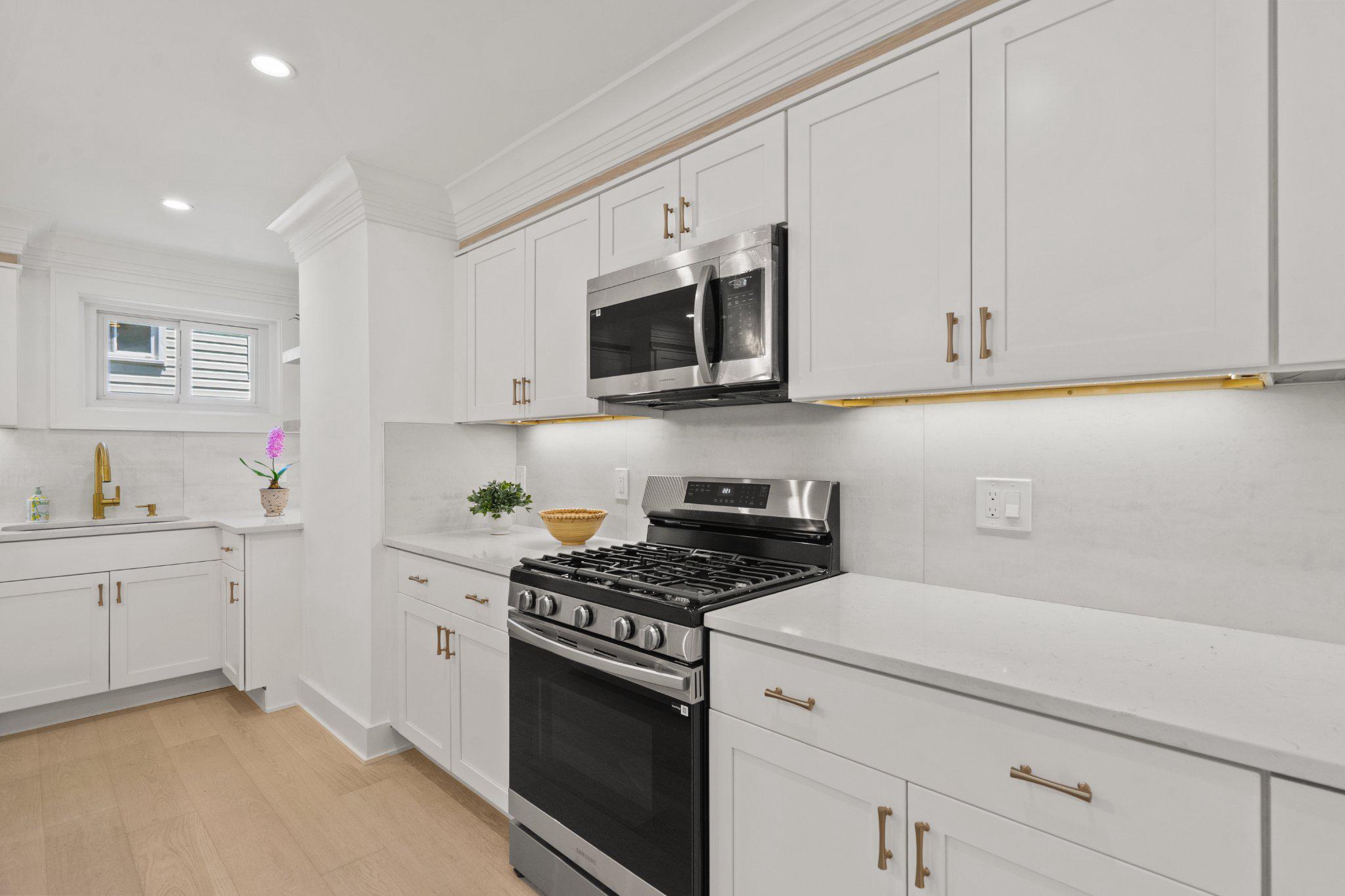 209 Thistle Drive Silver Spring, MD 20901 - Photo 10 of 34 Kitchen