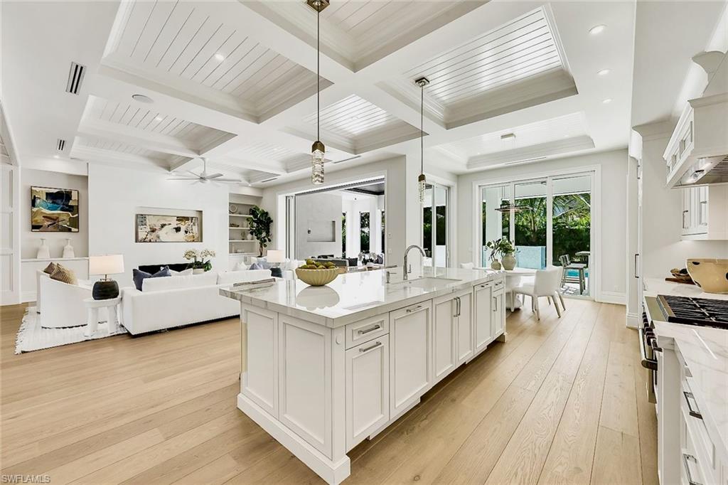 788 Riviera Drive Naples, FL 34103 - Photo 14 of 48