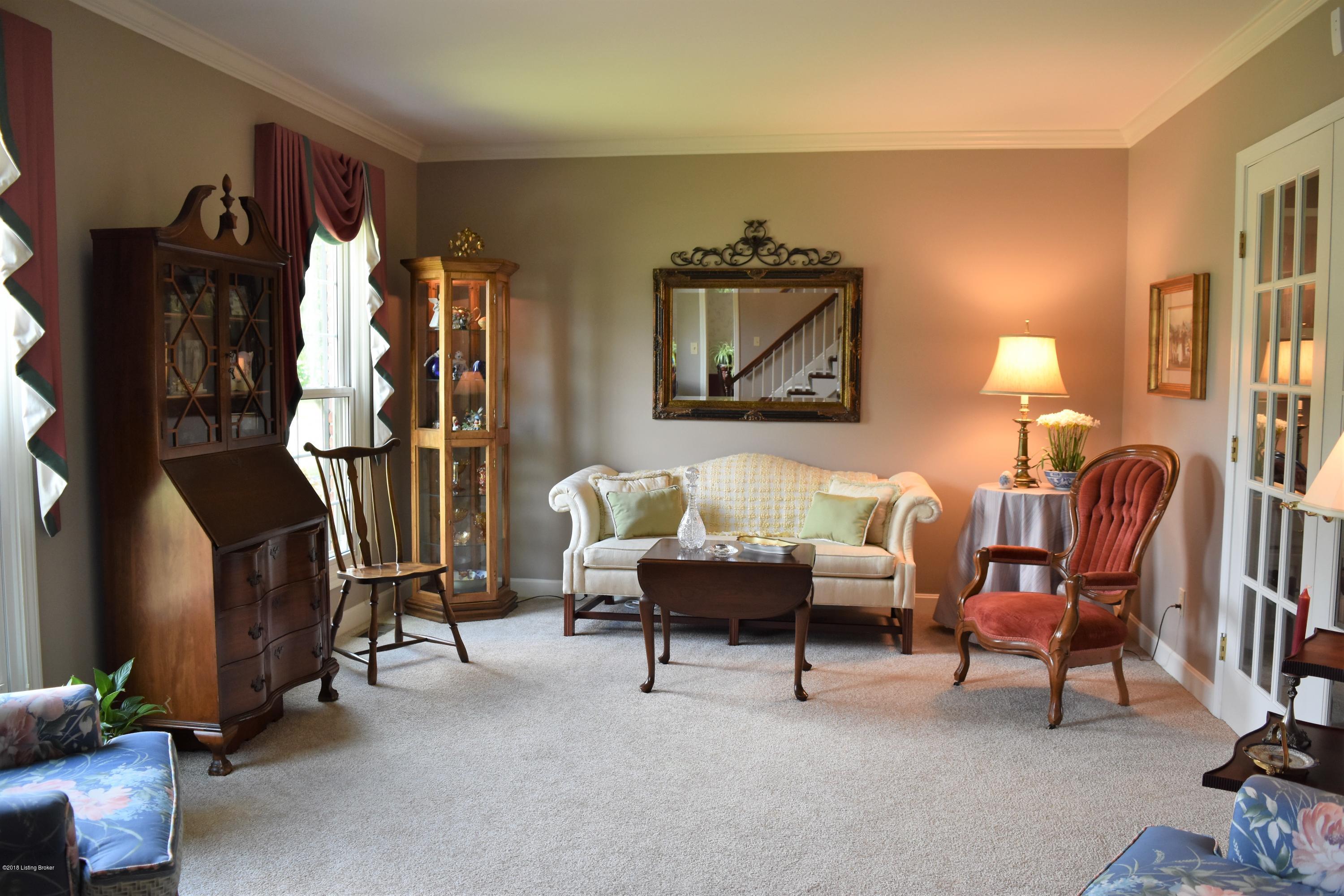 10414 Long Home Road Louisville, KY 40291 - Photo 4 of 55 Gracious Living Room