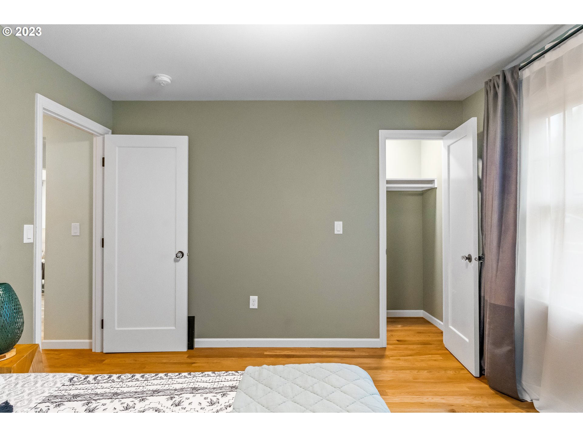 1565 18th Street Northeast Salem, OR 97301 - Photo 22 of 41 a view of a livingroom with wooden floor