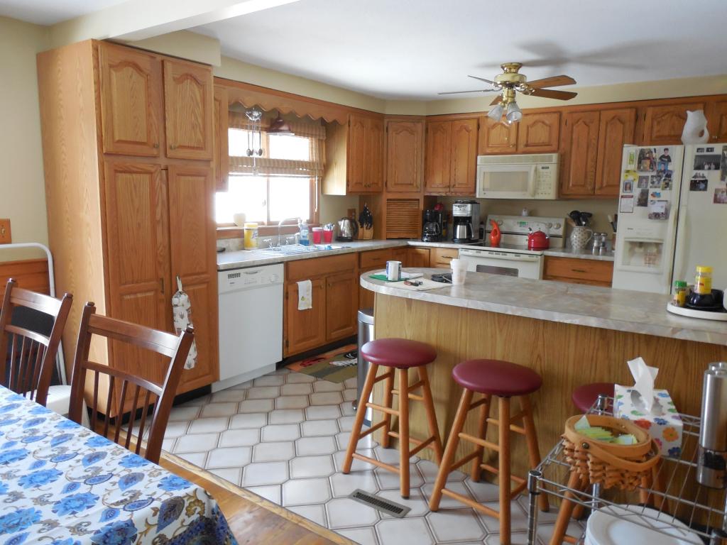 27 Lane Road Pelham, NH 03076 - Photo 3 of 22