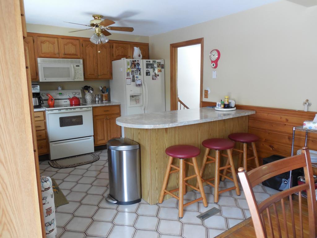 27 Lane Road Pelham, NH 03076 - Photo 5 of 22
