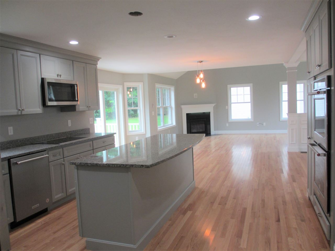68 Hoit Road Concord, NH 03301 - Photo 17 of 40