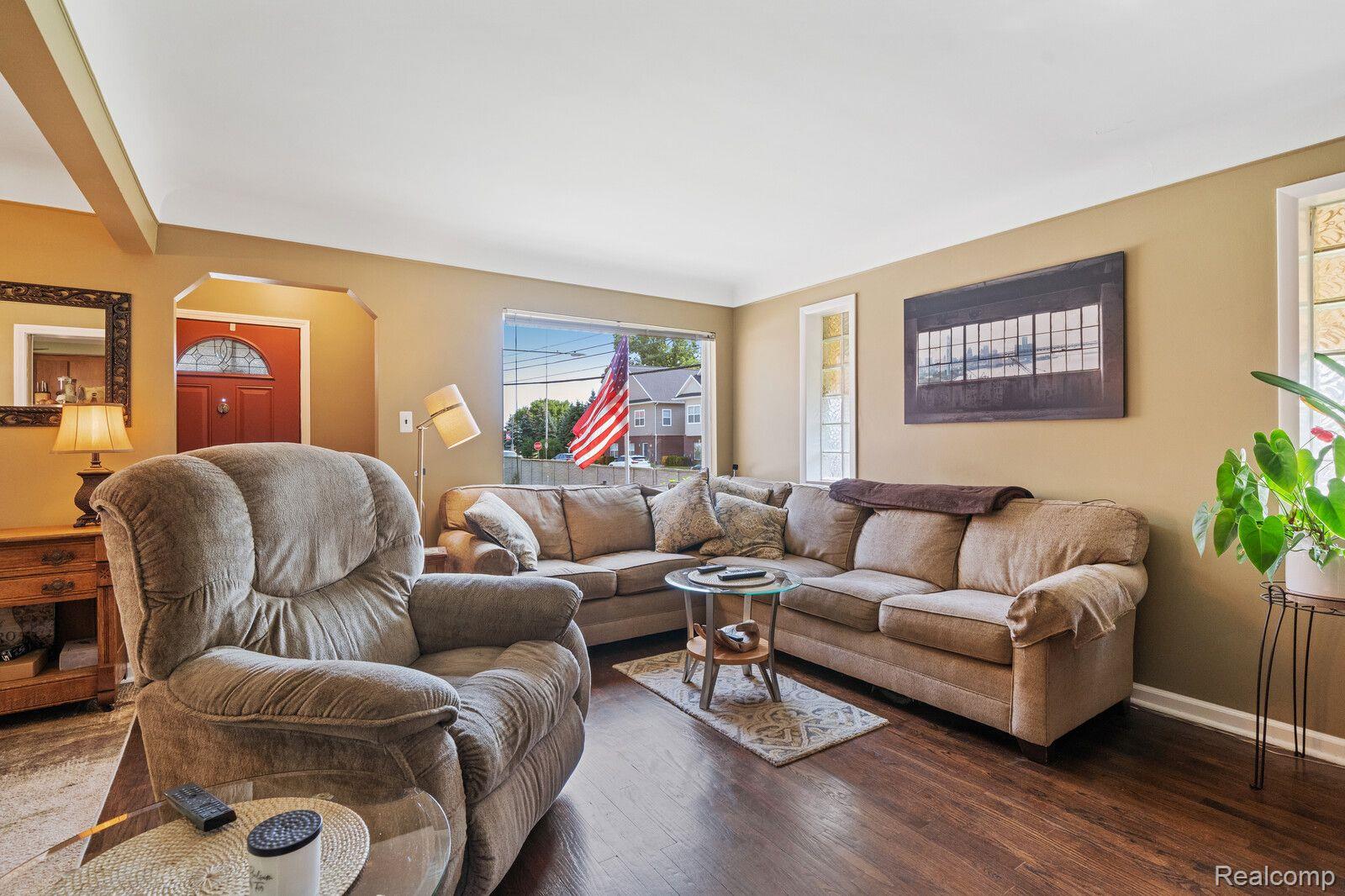 8296 Racine Road Warren, MI 48093 - Photo 6 of 30 Gallery Image 6