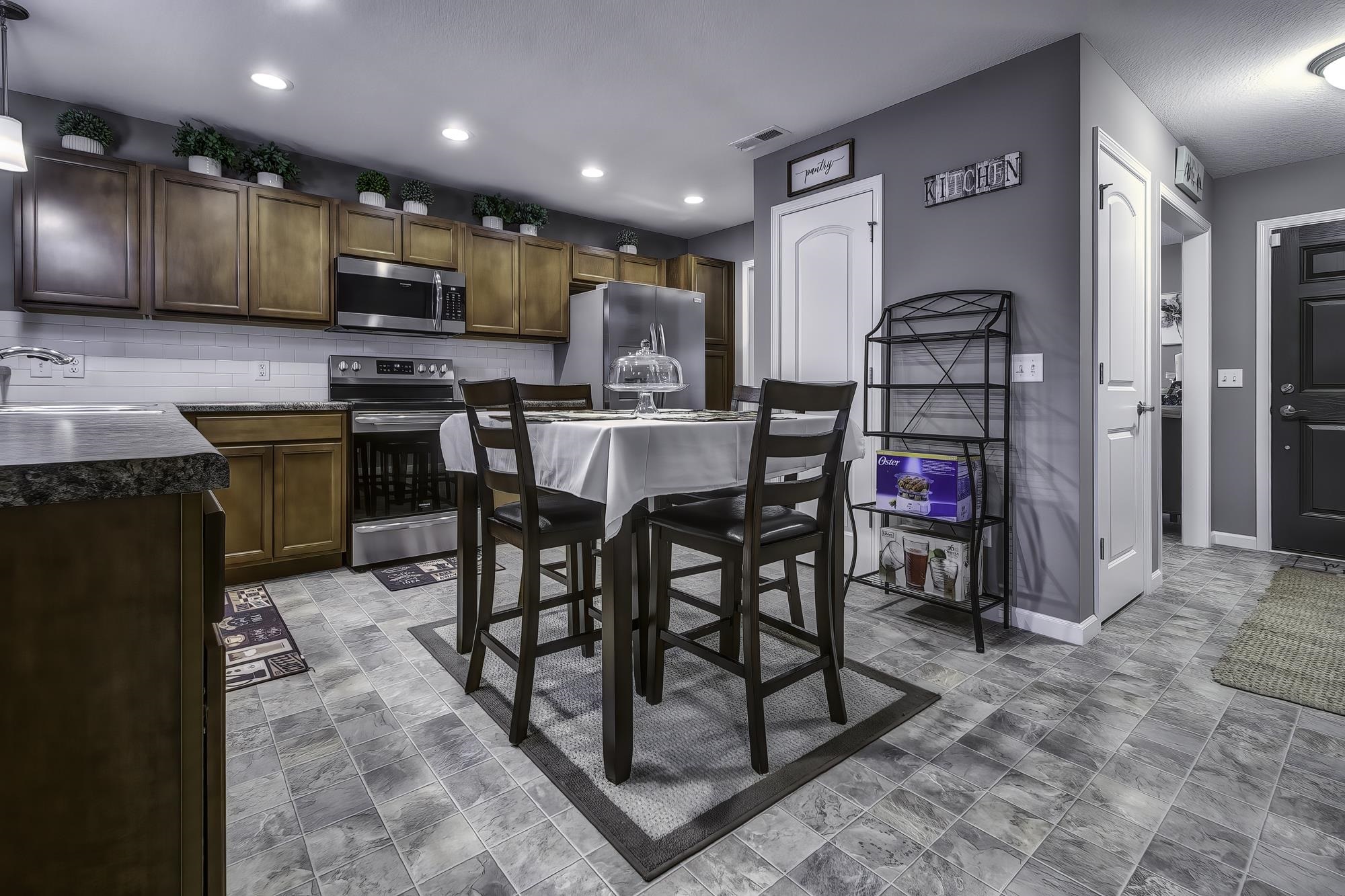 12012 Bozzio Road Fort Wayne, IN 46818 - Photo 9 of 36
