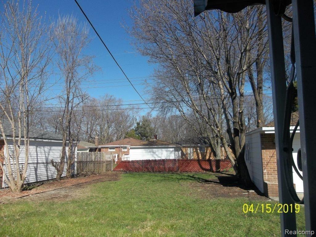 9342 Appleton Redford, MI 48239 - Photo 4 of 12