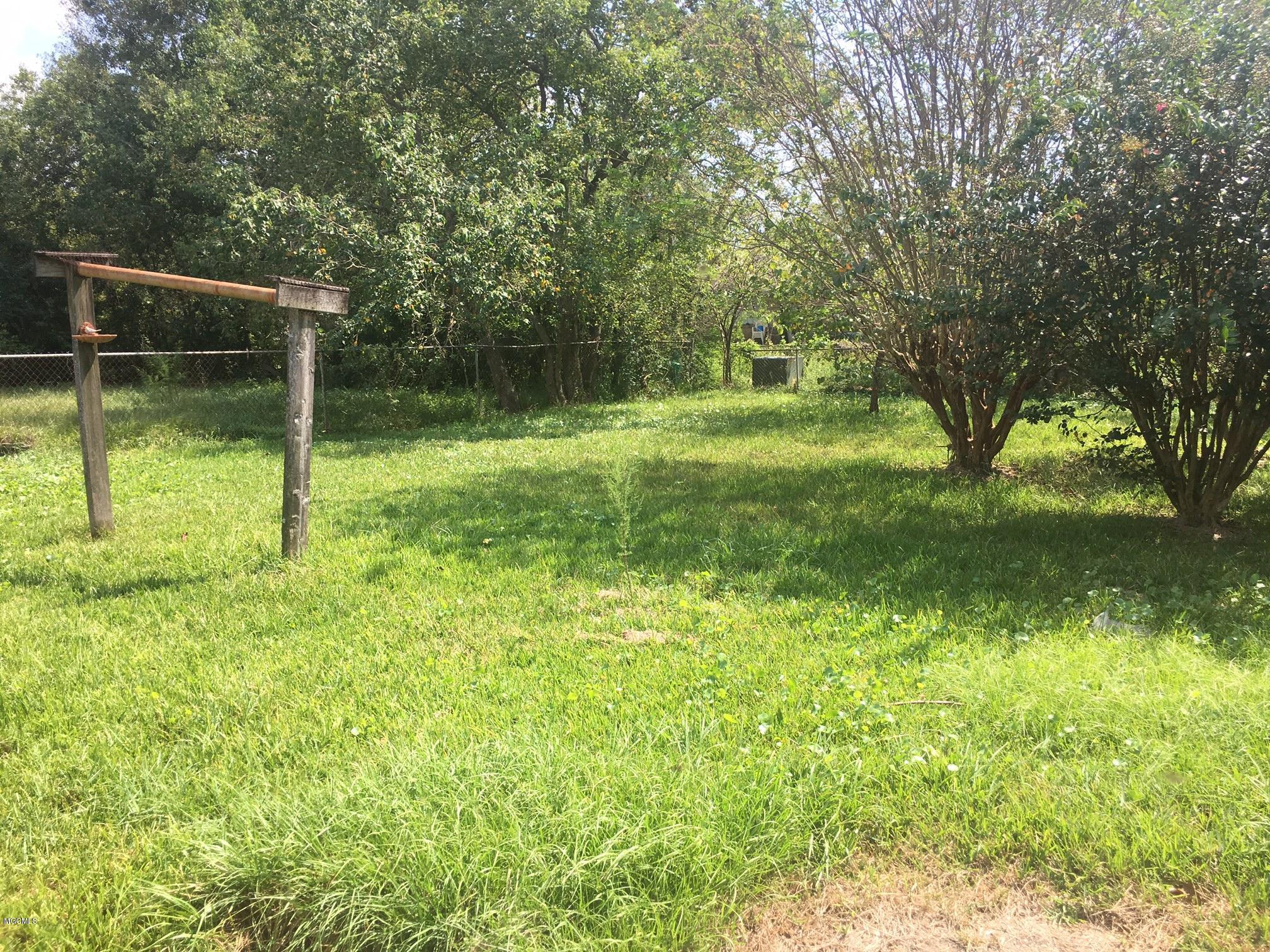 12319 Dedeaux Road Gulfport, MS 39503 - Photo 12 of 14 Backyard