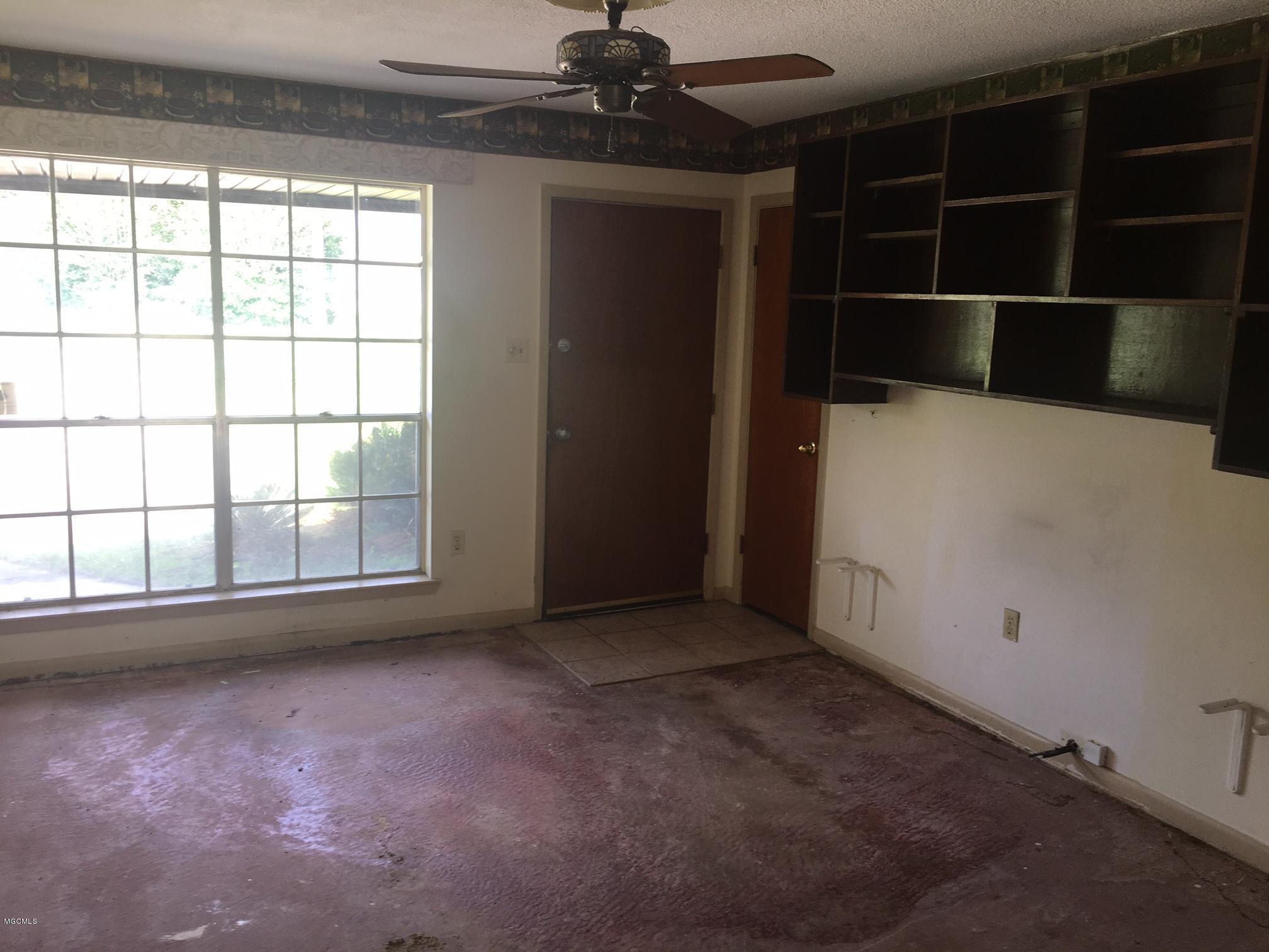 12319 Dedeaux Road Gulfport, MS 39503 - Photo 3 of 14 Den