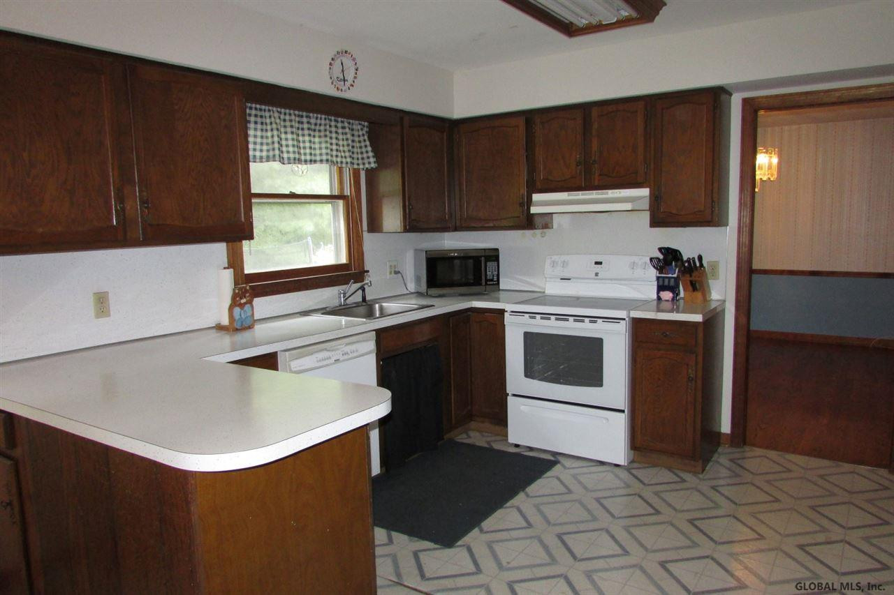 1270 Hempstead Road Niskayuna, NY 12309 - Photo 10 of 25 Photo 10