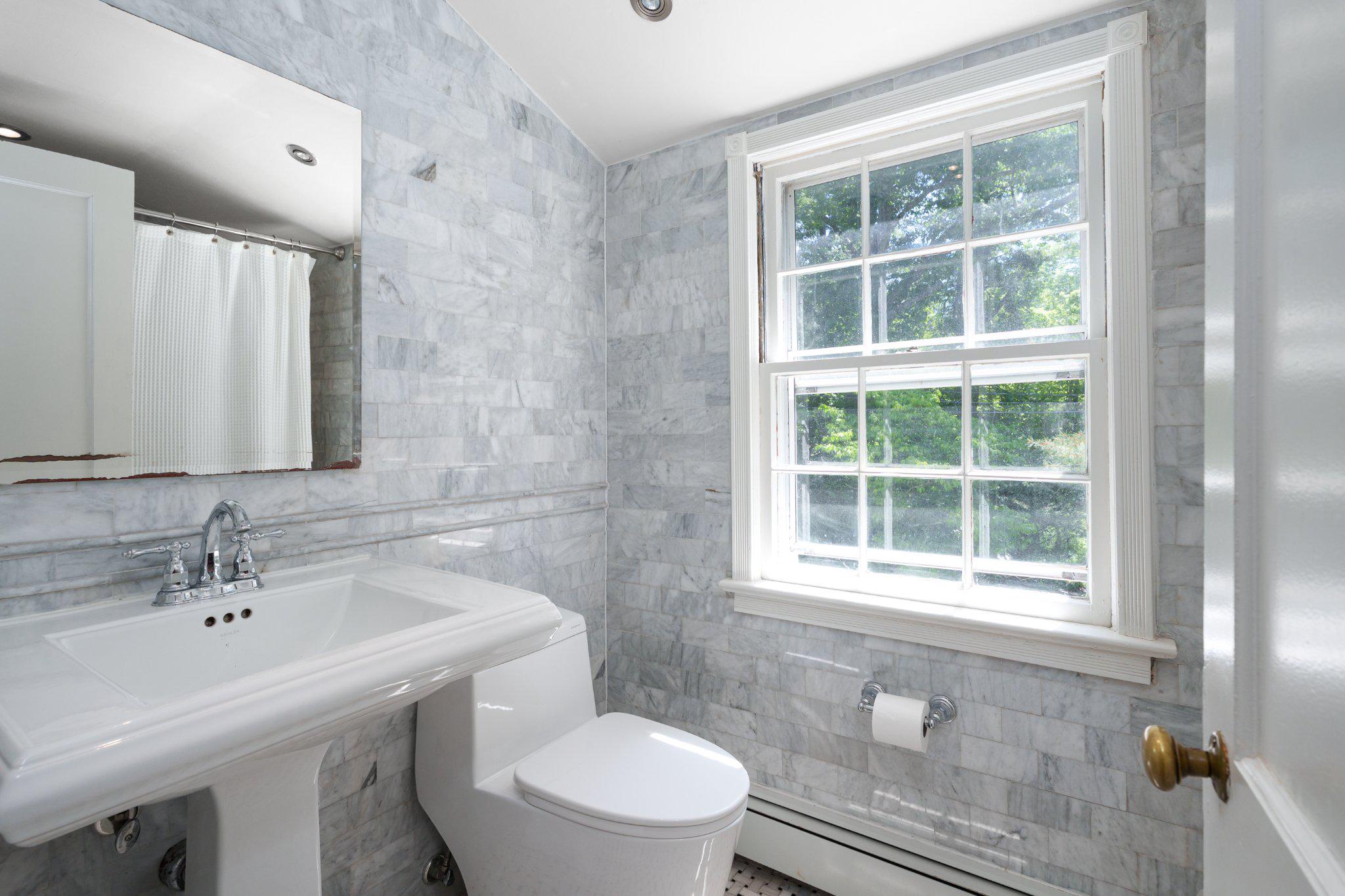 528 Mercer Road Princeton, NJ 08540 - Photo 27 of 43 Upstairs main bath.