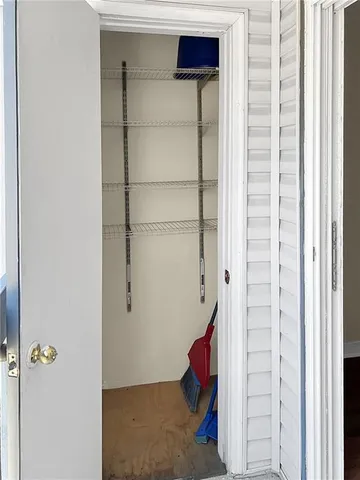 $87,000 | 2201 Houma Boulevard, Unit 310, Metairie, LA 70001