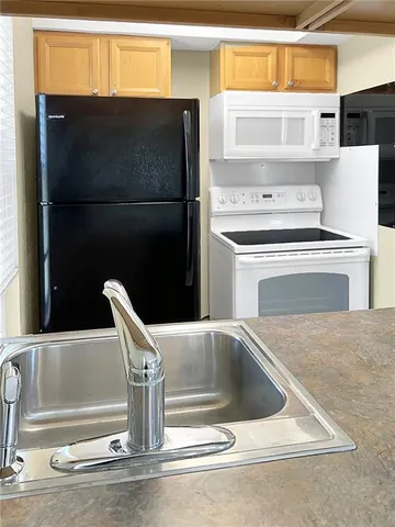 $87,000 | 2201 Houma Boulevard, Unit 310, Metairie, LA 70001