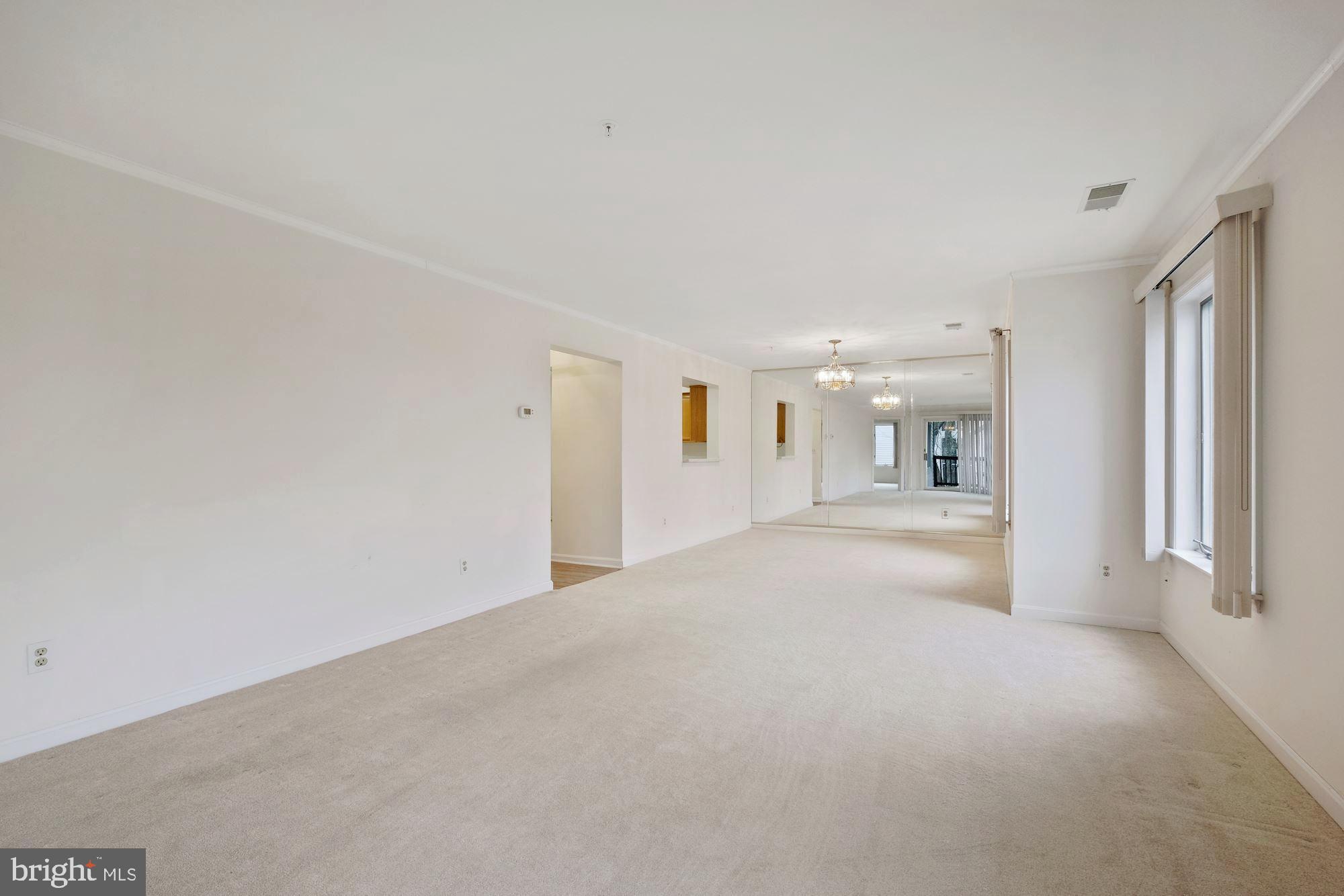 465 Pleasanton Road, Unit C21 Westminster, MD 21157 - Photo 5 of 19 Living and Dining Area