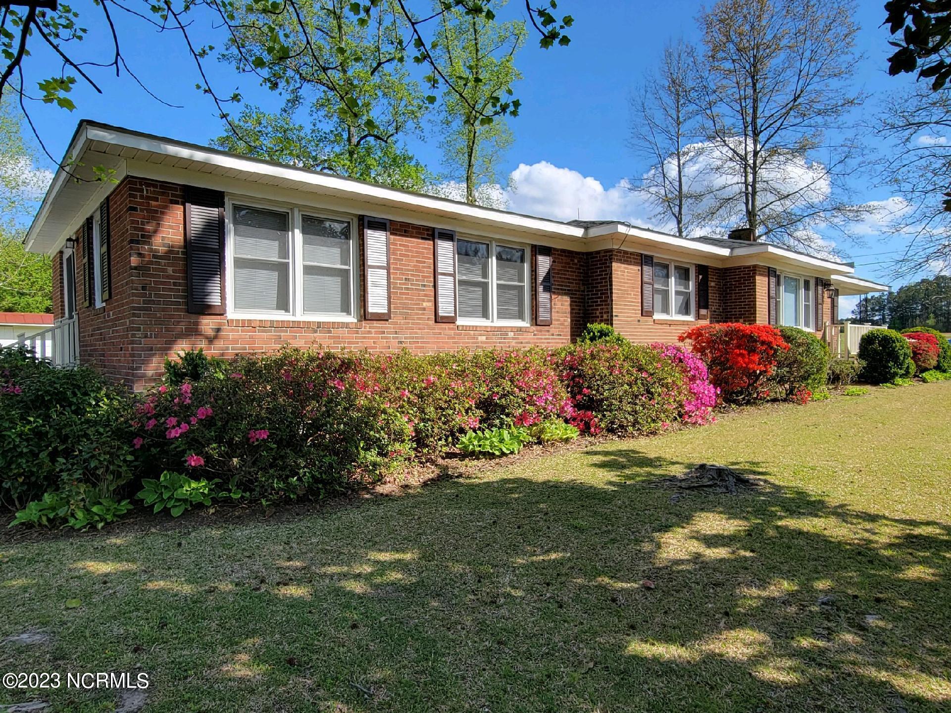 1051 White Road Williamston, NC 27892 - Photo 3 of 56 123570