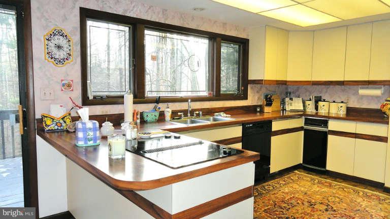 3006 Benson Mill Road Upperco, MD 21155 - Photo 6 of 30 Spacious Kitchen with amazing views