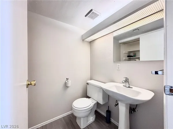 $1,200 | 4034 Gold Coast Drive, Las Vegas, NV 89121