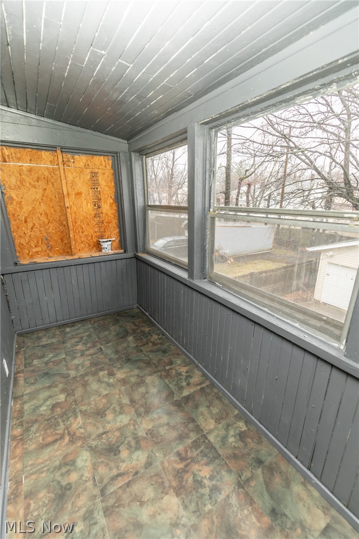 1064 Pembrook Road Cleveland Heights, OH 44121 - Photo 16 of 24